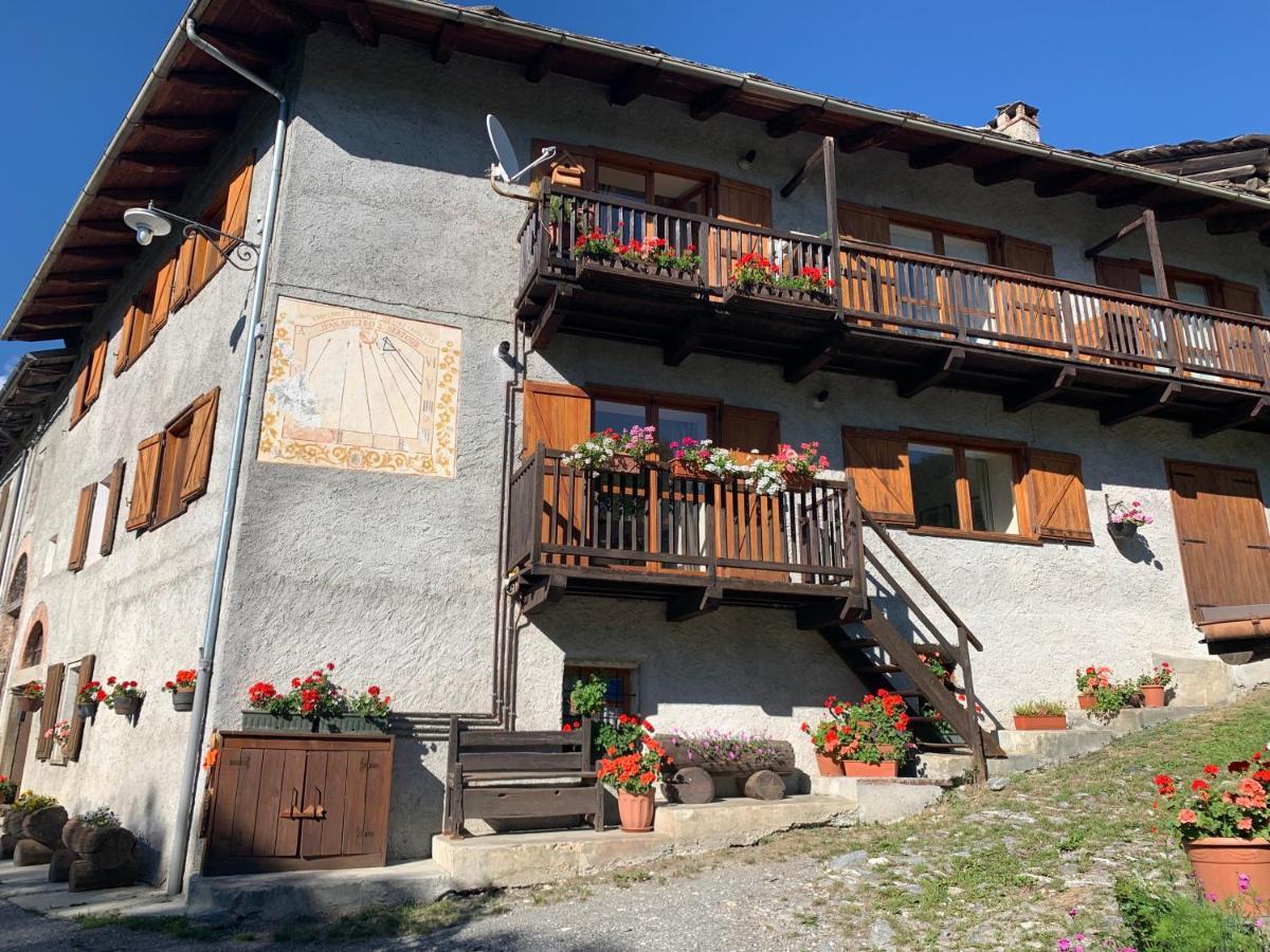 San Marco Farmhouse With A View. Oulx Kültér fotó